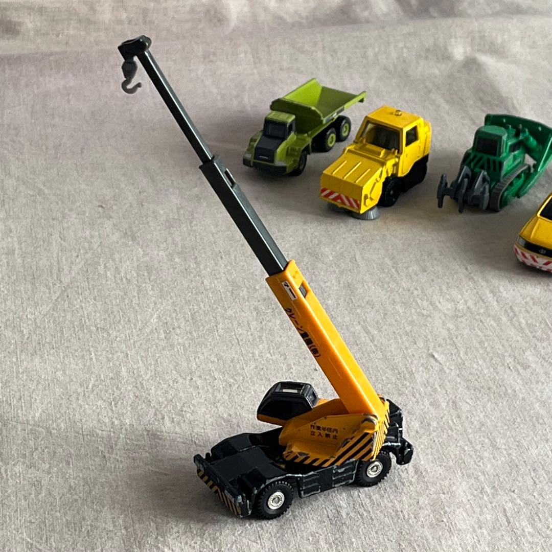 トミカ　働く車　6台セット　工事現場　道路整備　建設車両