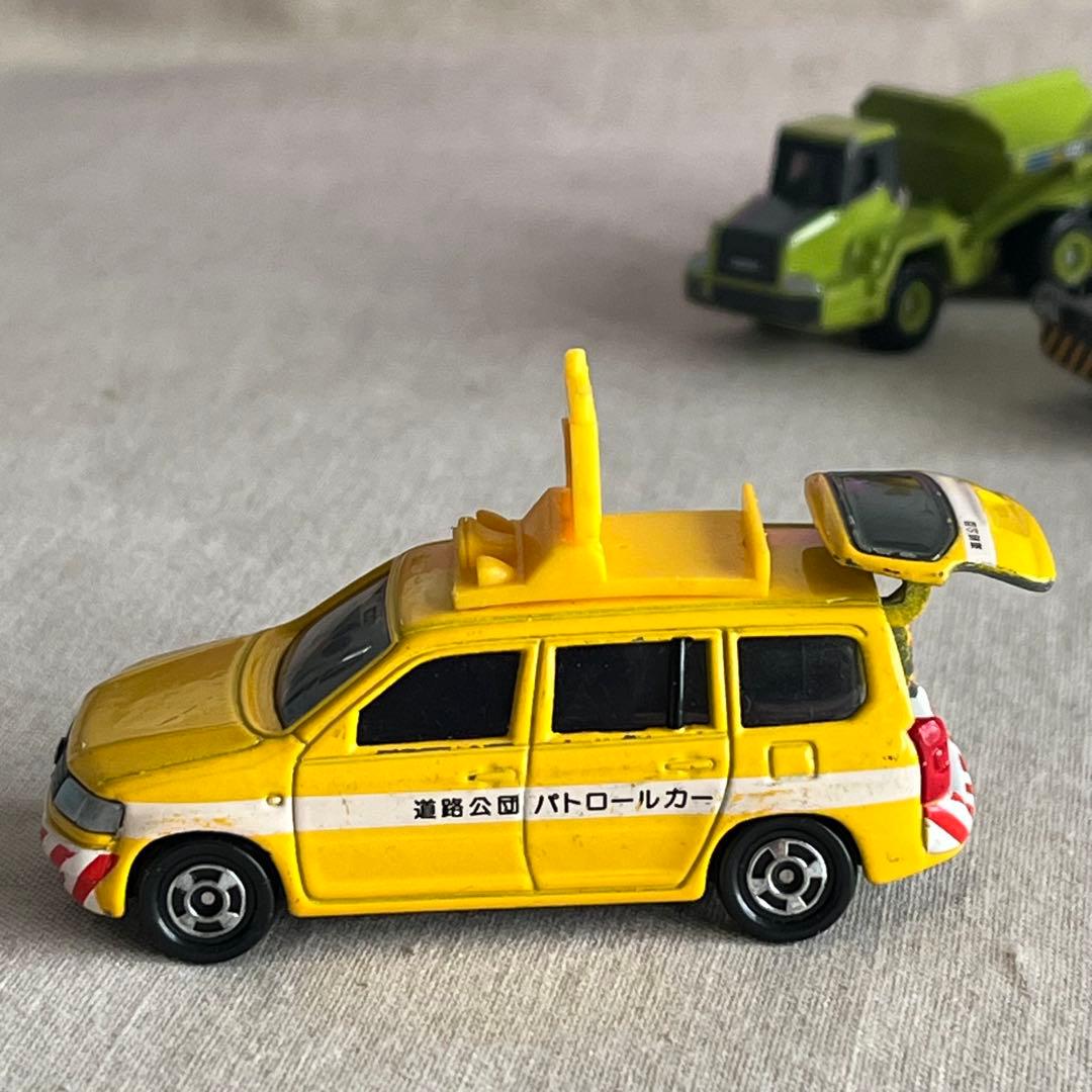トミカ　働く車　6台セット　工事現場　道路整備　建設車両