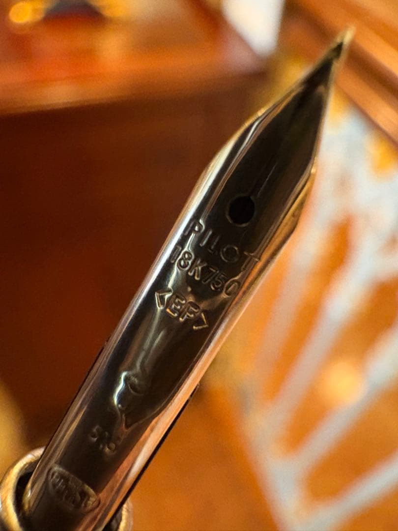 キャップレス万年筆デシモ グレー EFペン先 - メルカリ