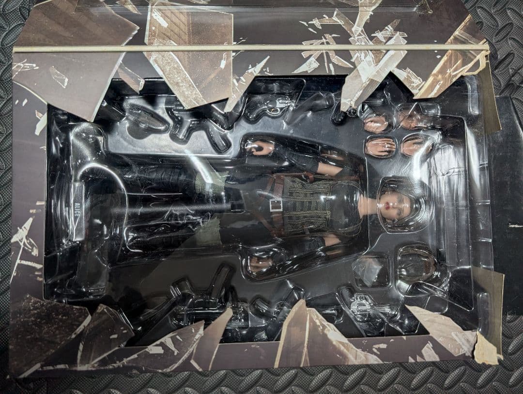 ホットトイズ　『バイオハザードIV アフターライフ』　アリス