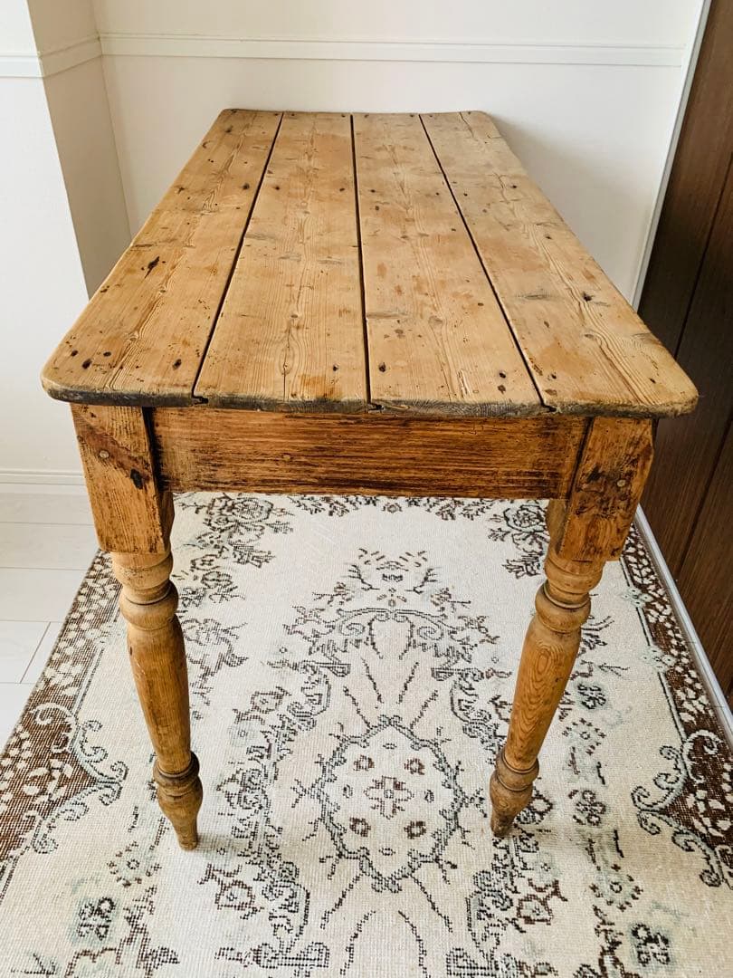 アンティーク　テーブル　KRANKで購入　ダイニングテーブル　ヴィンテージ