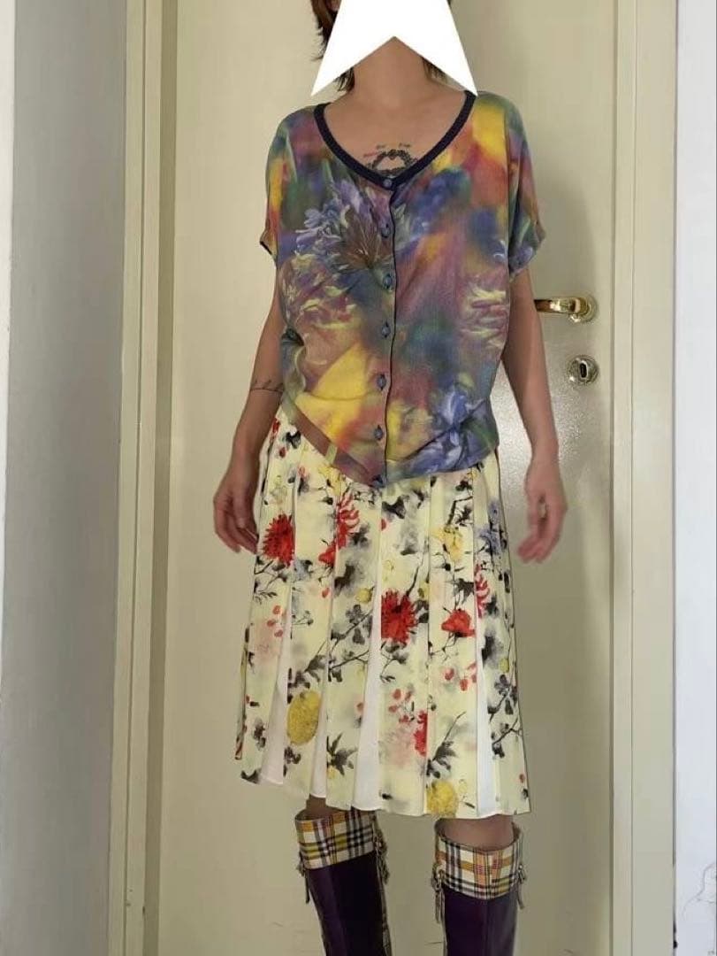 VIVIENNE TAM花柄フレアスカート