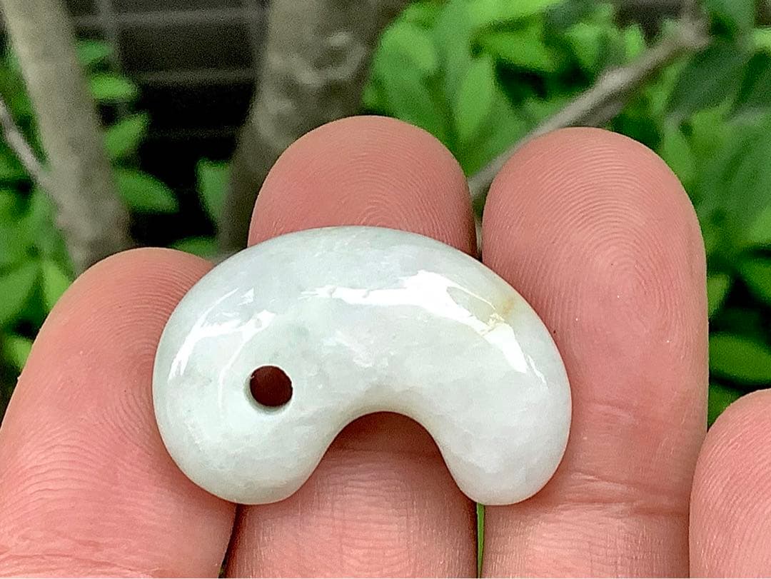 希少黄色味入り＊氷‼️ お守り*守護石に 一生物の本物糸魚川翡翠勾玉