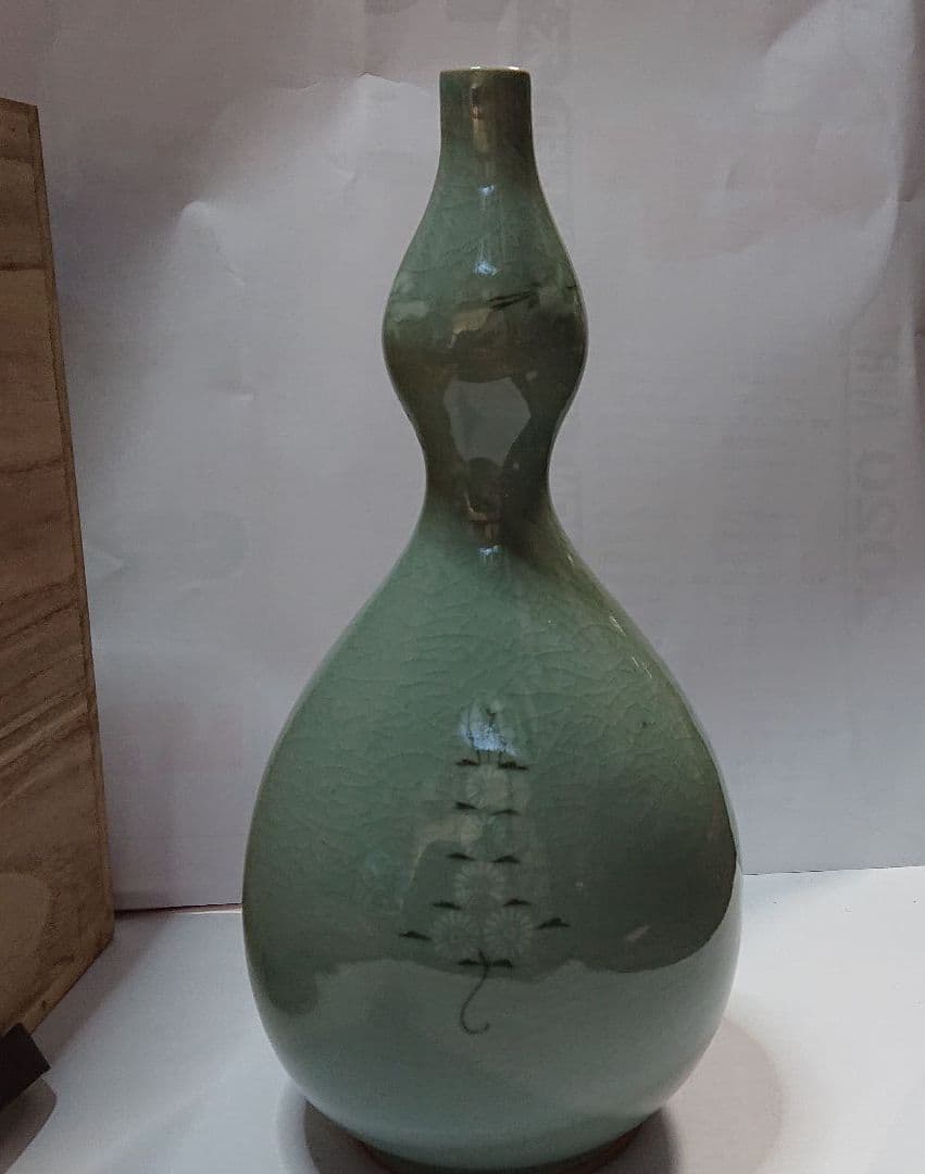 作家物青磁象嵌曇鶴菊花紋保利瓶(未使用品)