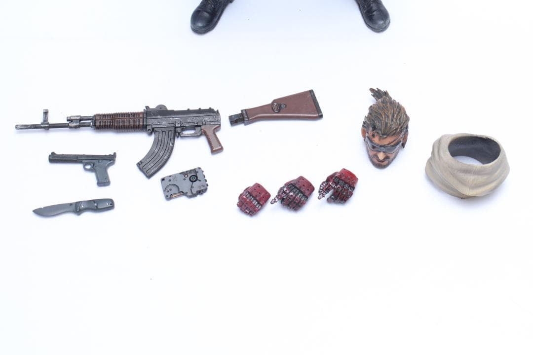 L GEAR SOLID V TPP プレイアーツ改 ヴェノム・スネーク