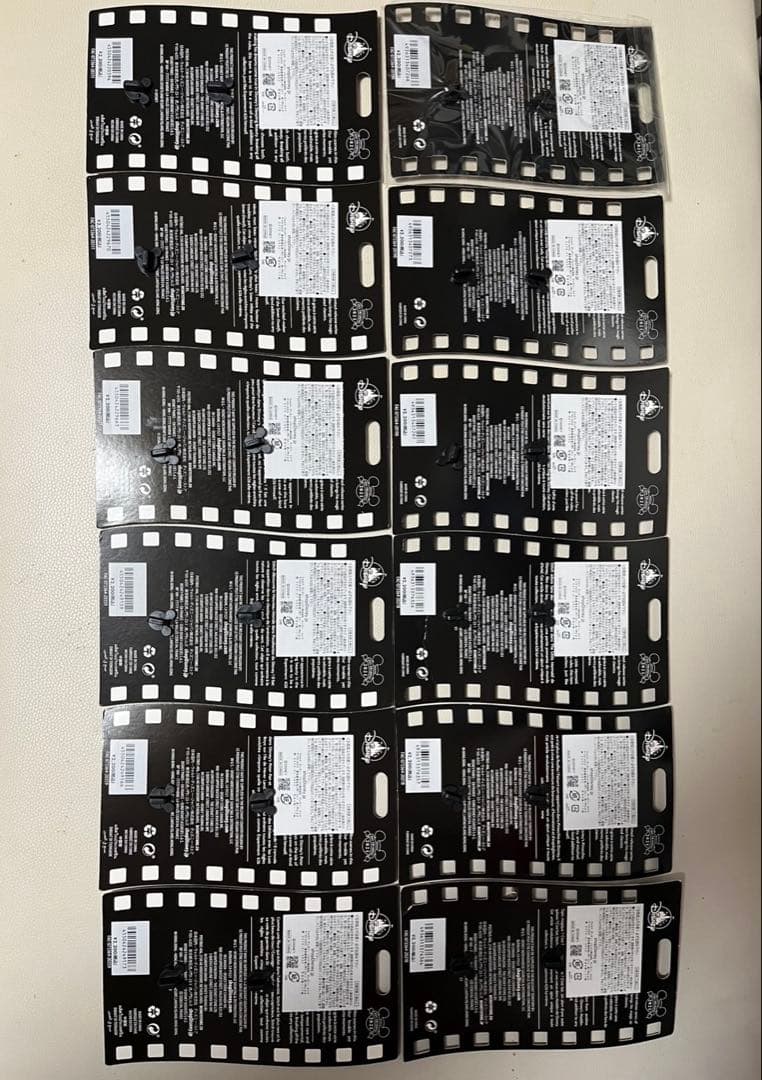 レア！Stitch CrashesDisney☆ピンバッジ全12種&ホルダー1冊