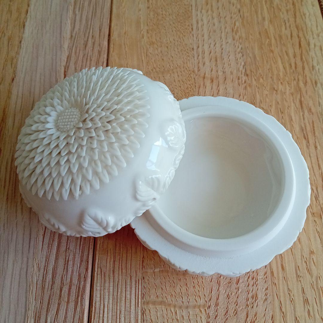 オンライン 平戸焼 十五代 中里茂右衛門 細密菊形 白磁香合 茶道具