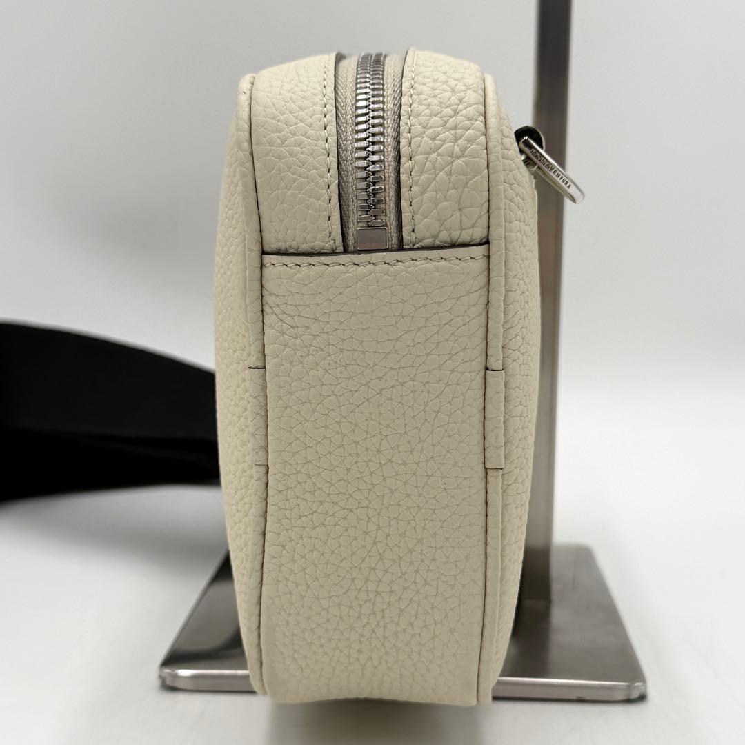 【極美品】ボナベンチュラ ボディバッグ パオロ クロスボディ レザー クリーム