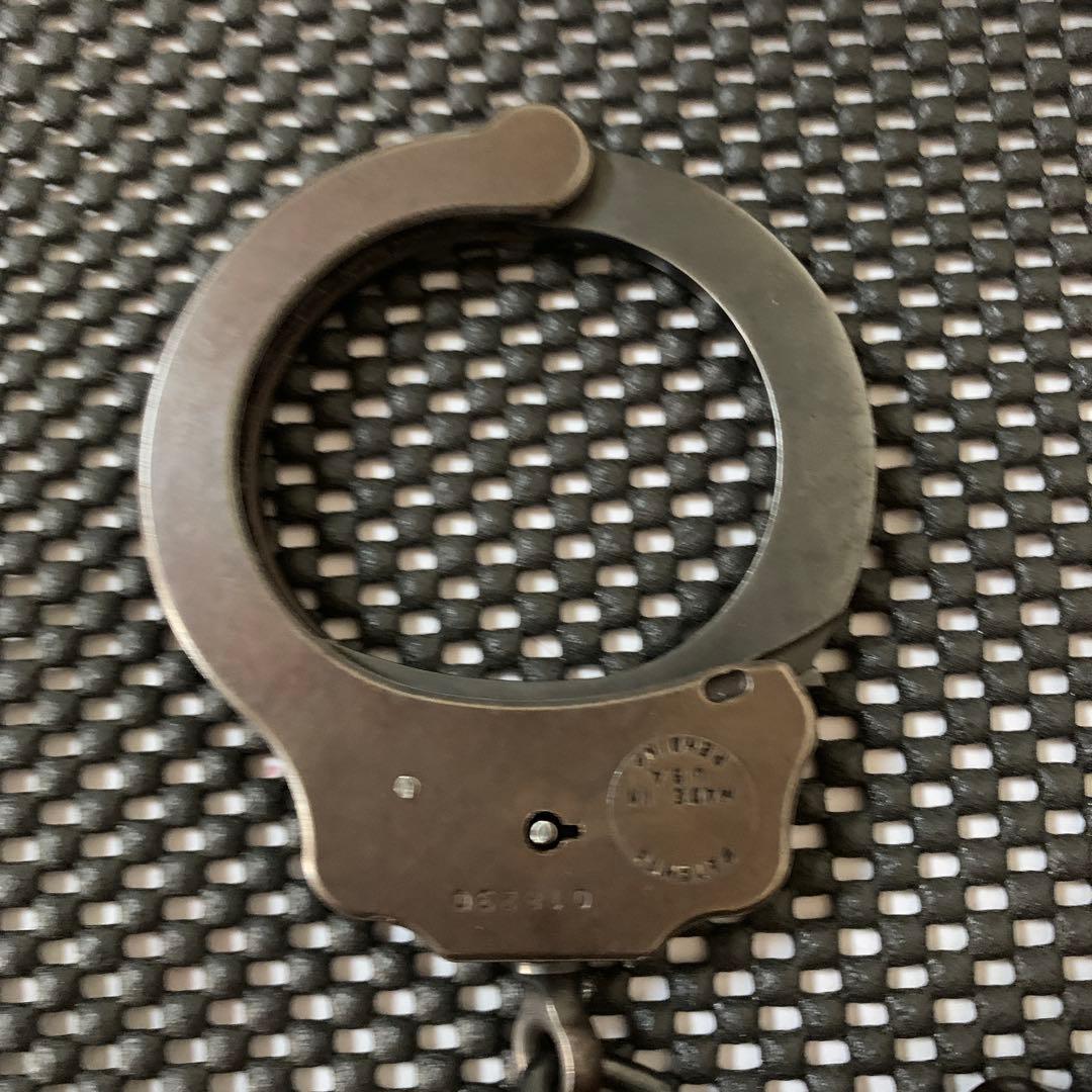 本物　ハンドカフ手錠&ケース