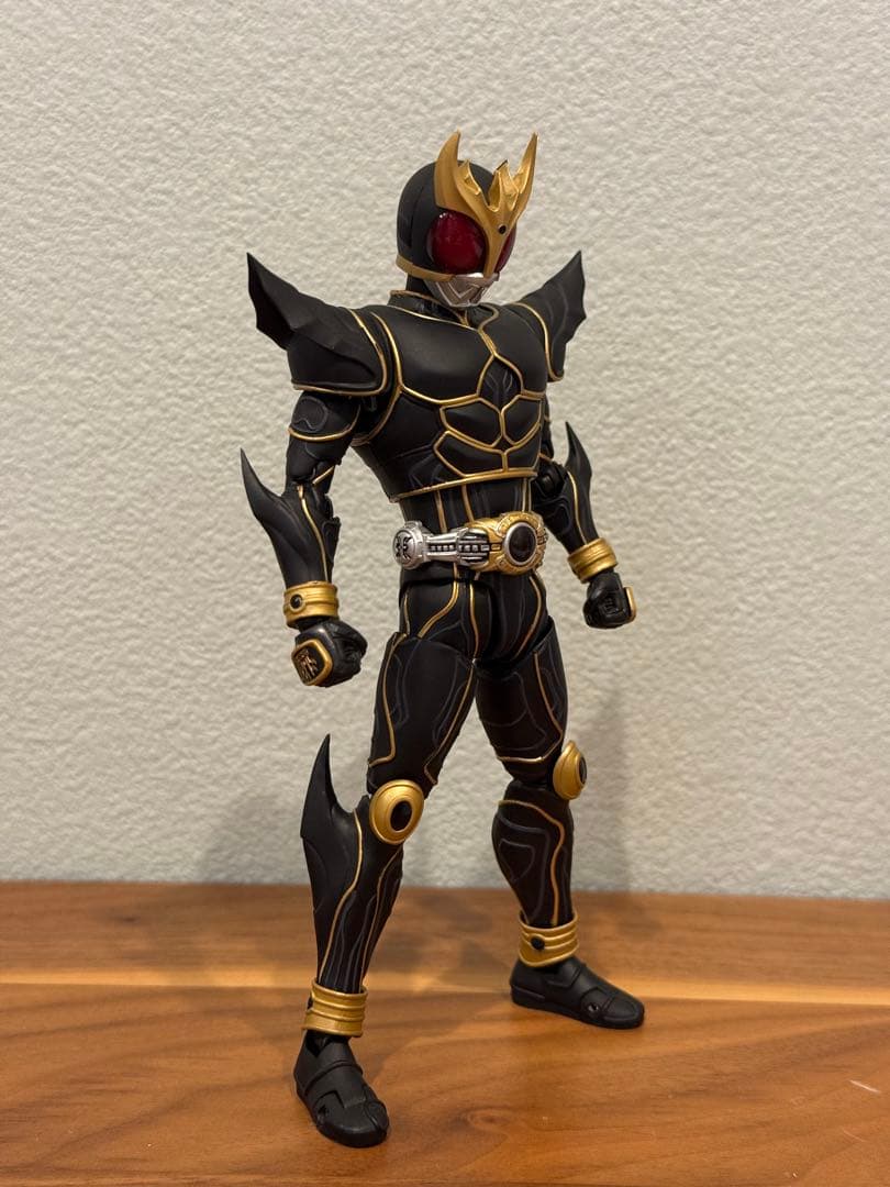 S.H.フィギュアーツ　真骨彫製法　仮面ライダークウガ　アルティメットフォーム