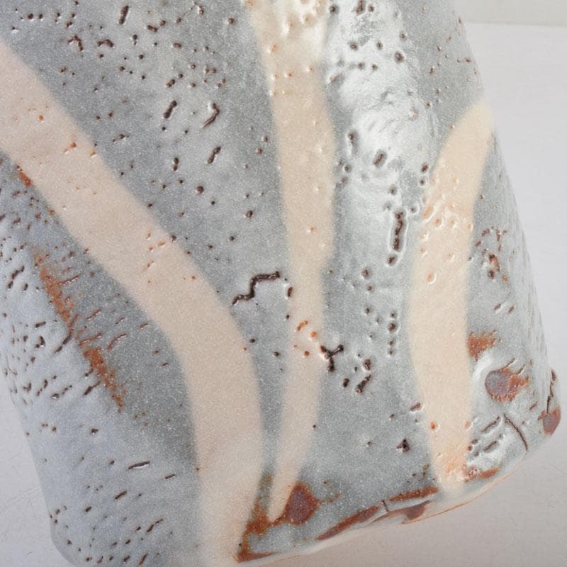 安藤日出武作　鼠志野　双耳花生　花瓶　共箱　V　8585