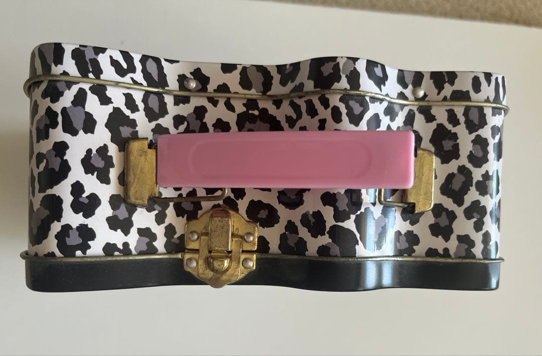 【激レア】キティちゃん　缶バッグ　 スウェーデン　フェイス　トランク