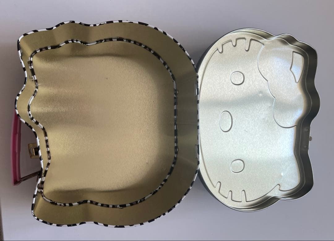 【激レア】キティちゃん　缶バッグ　 スウェーデン　フェイス　トランク