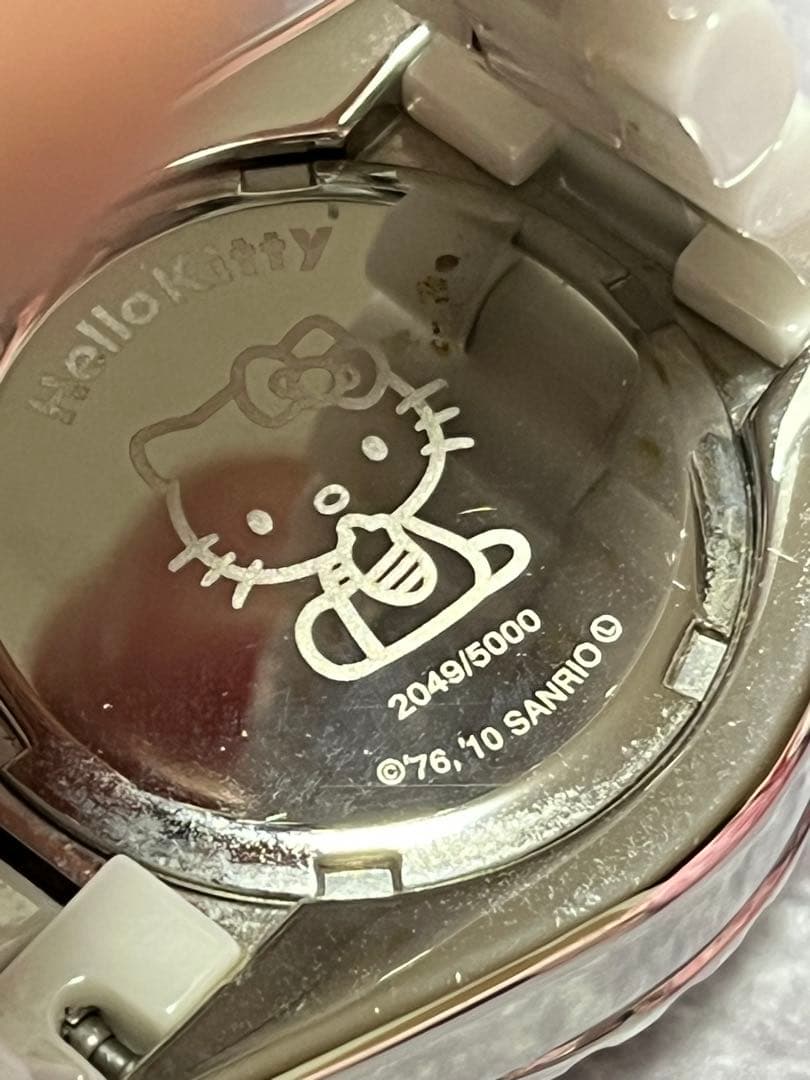 ハローキティ誕生35周年記念高級ホワイトセラミック宝飾ウォッチ全世界