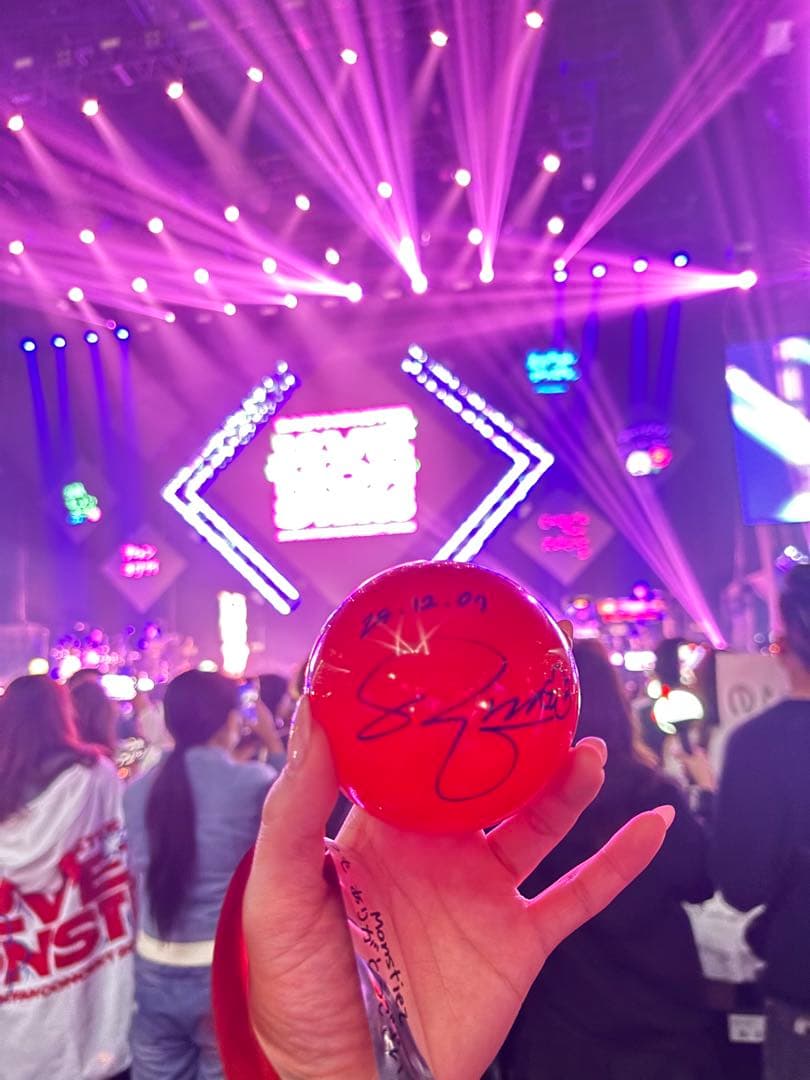 BABYMONSTER RORAサインボール　ベビモン　サインボール