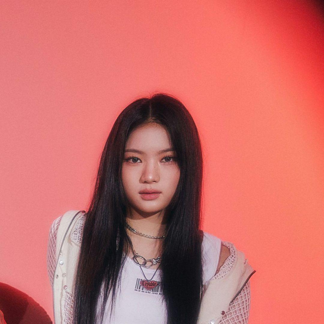 STAYC アイサ　直筆サイン入りチェキ