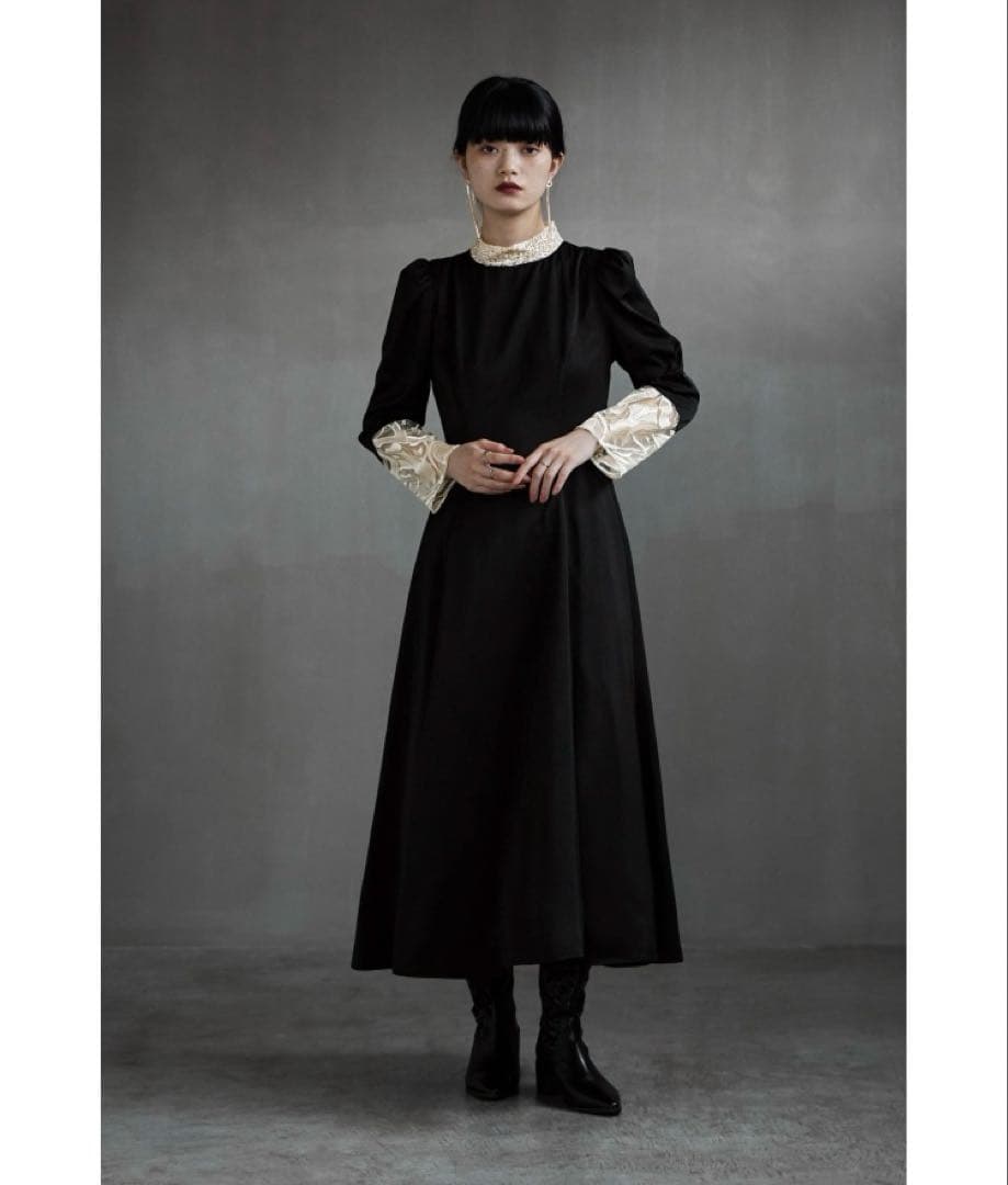 美品　人気　エトル　バック刺繍フレアドレス　パーティー　オケージョン　M