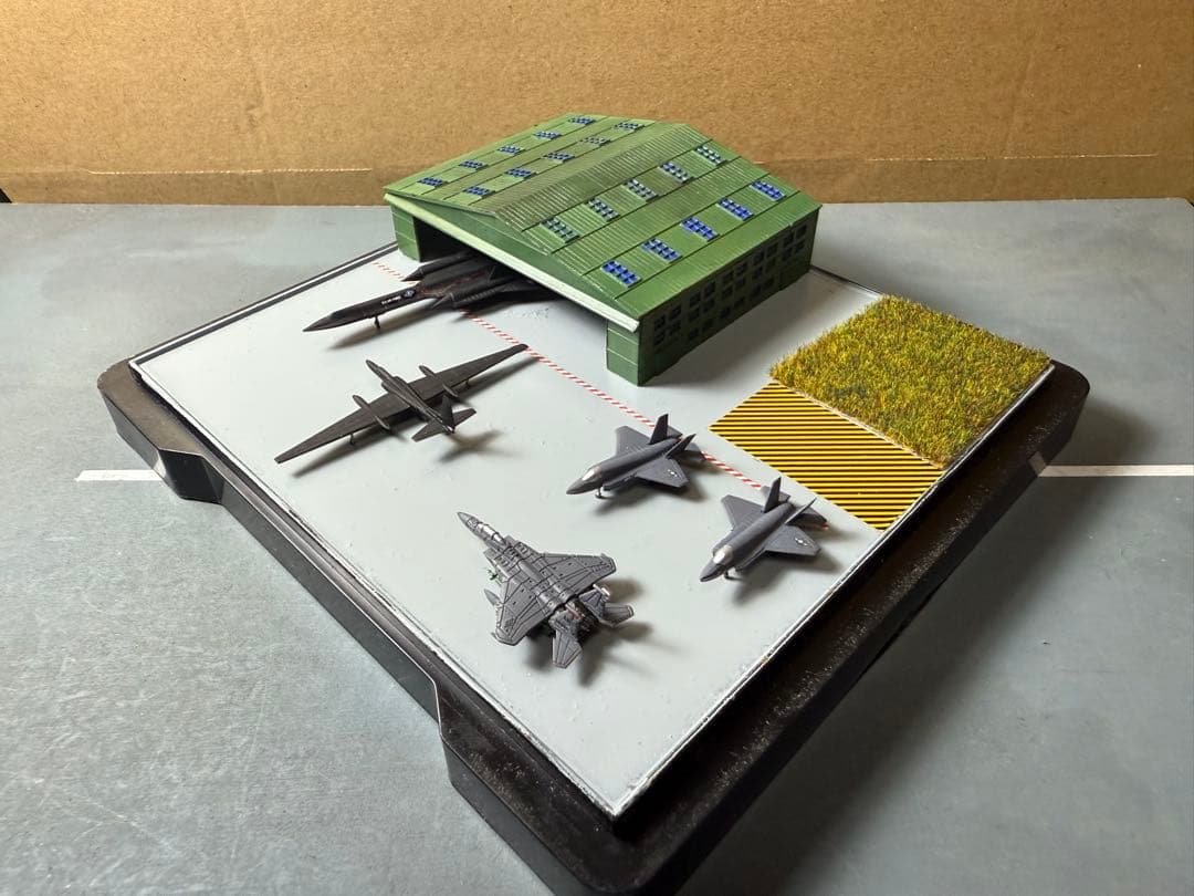 1/700 米軍基地ジオラマ　航空機付き