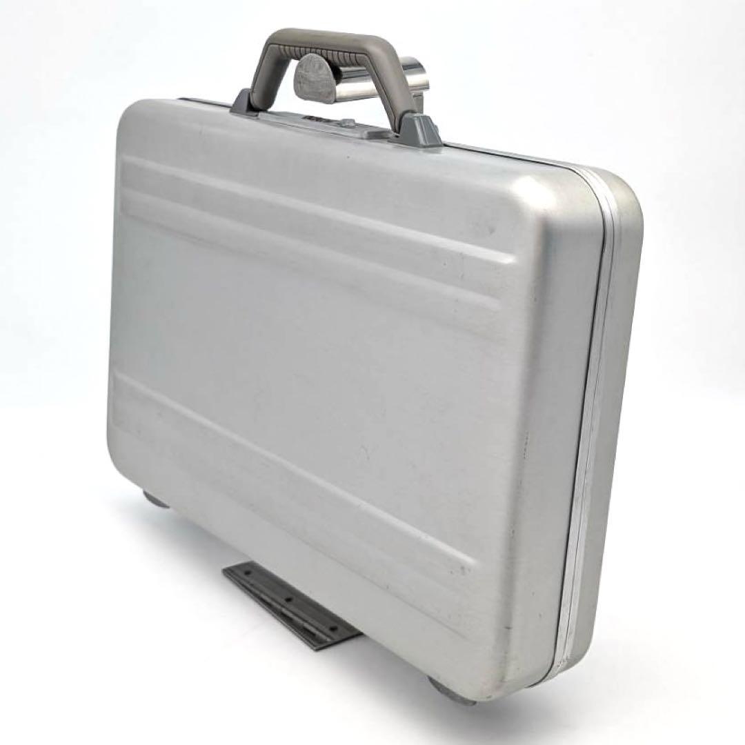 ゼロハリバートン✨アタッシュケース アルミ シルバー ダイヤルロック