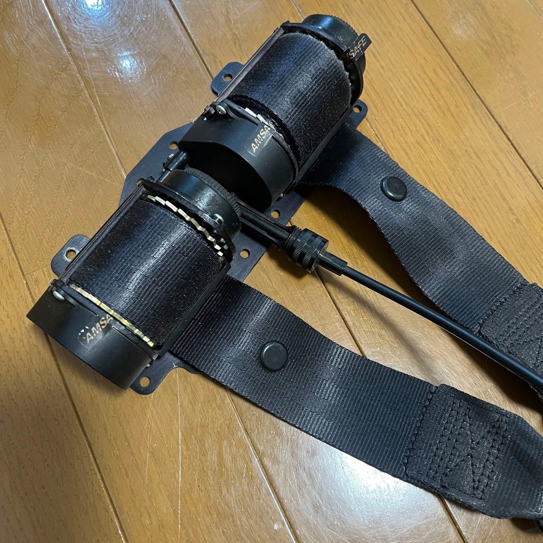 BOEING 737 コックピット シートベルト