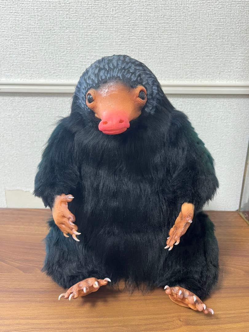 希少ファンタスティックビースト魔法動物ニフラー　海外アーティストトイ