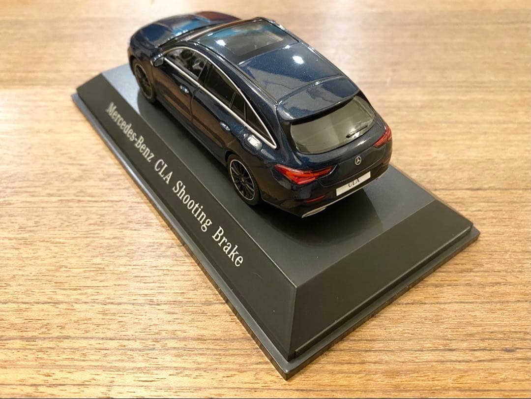 新古品1/43 メルセデスベンツ純正 スパーク メルセデスベンツ CLA ブルー