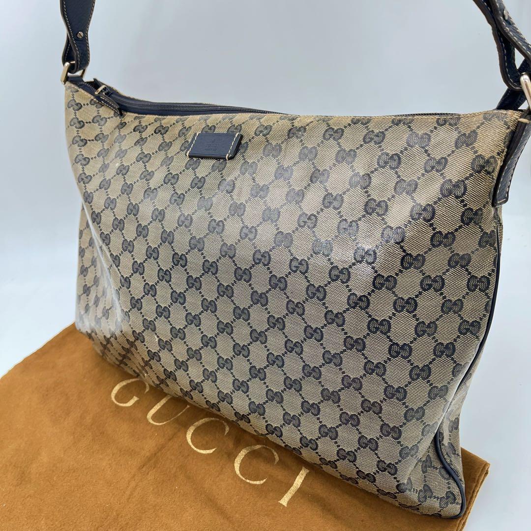 GUCCI ショルダーバッグ メッセンジャー 斜めがけ GGクリスタル 男女可能