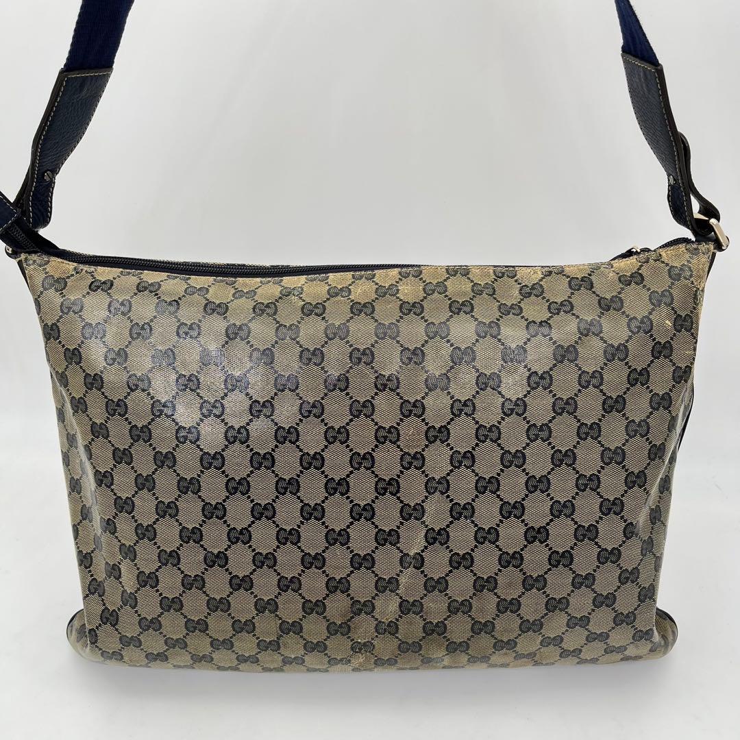 GUCCI ショルダーバッグ メッセンジャー 斜めがけ GGクリスタル 男女可能