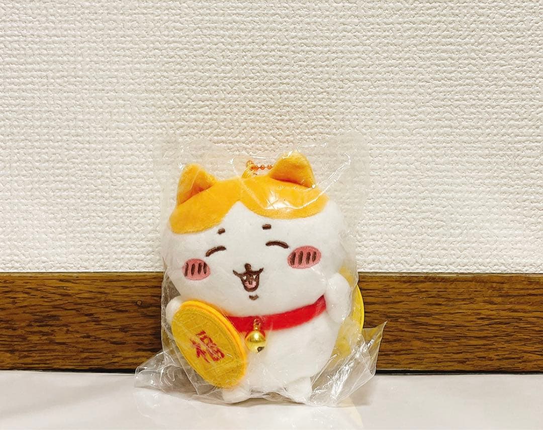 ちいかわハチワレ招福！招き猫ぬいぐるみ