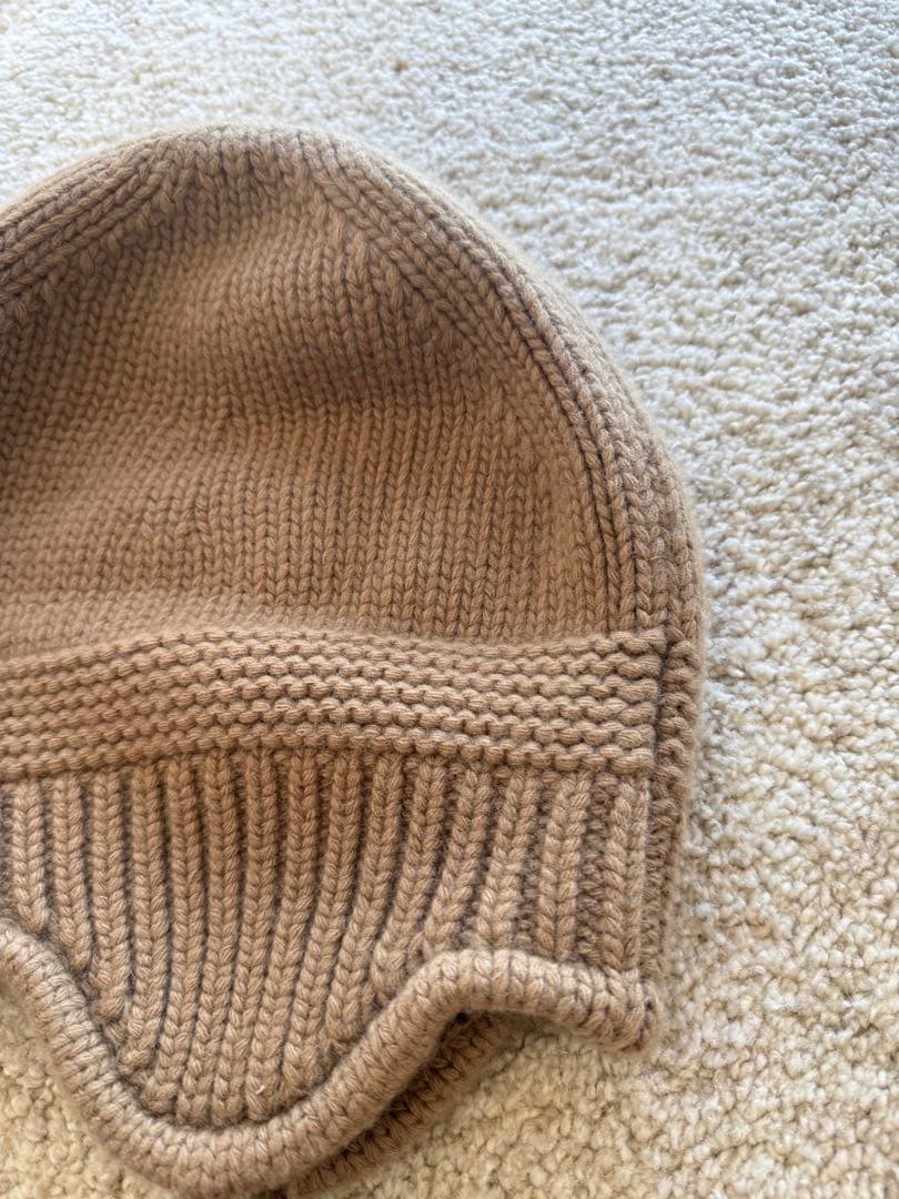 MIU MIU ベージュ ニット帽 ポンポン付き miumiuニット帽 ベージュ S