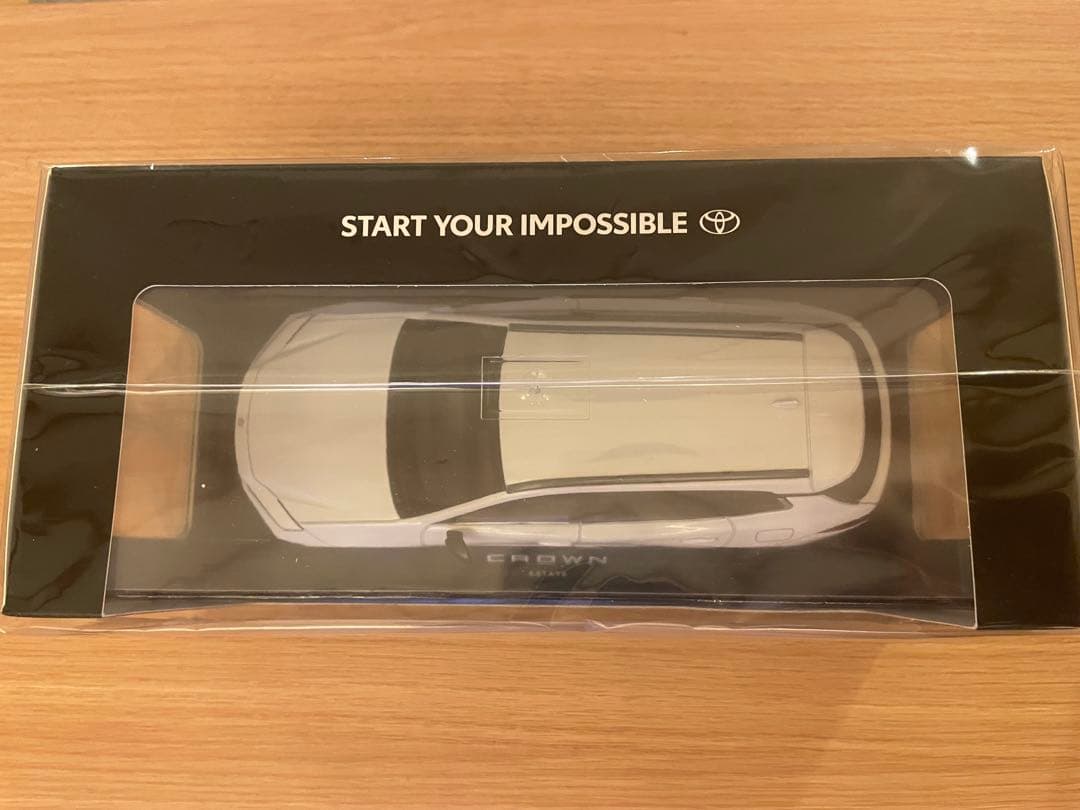 トヨタ CROWN ESTATE ミニカー ホワイト新品未開封品
