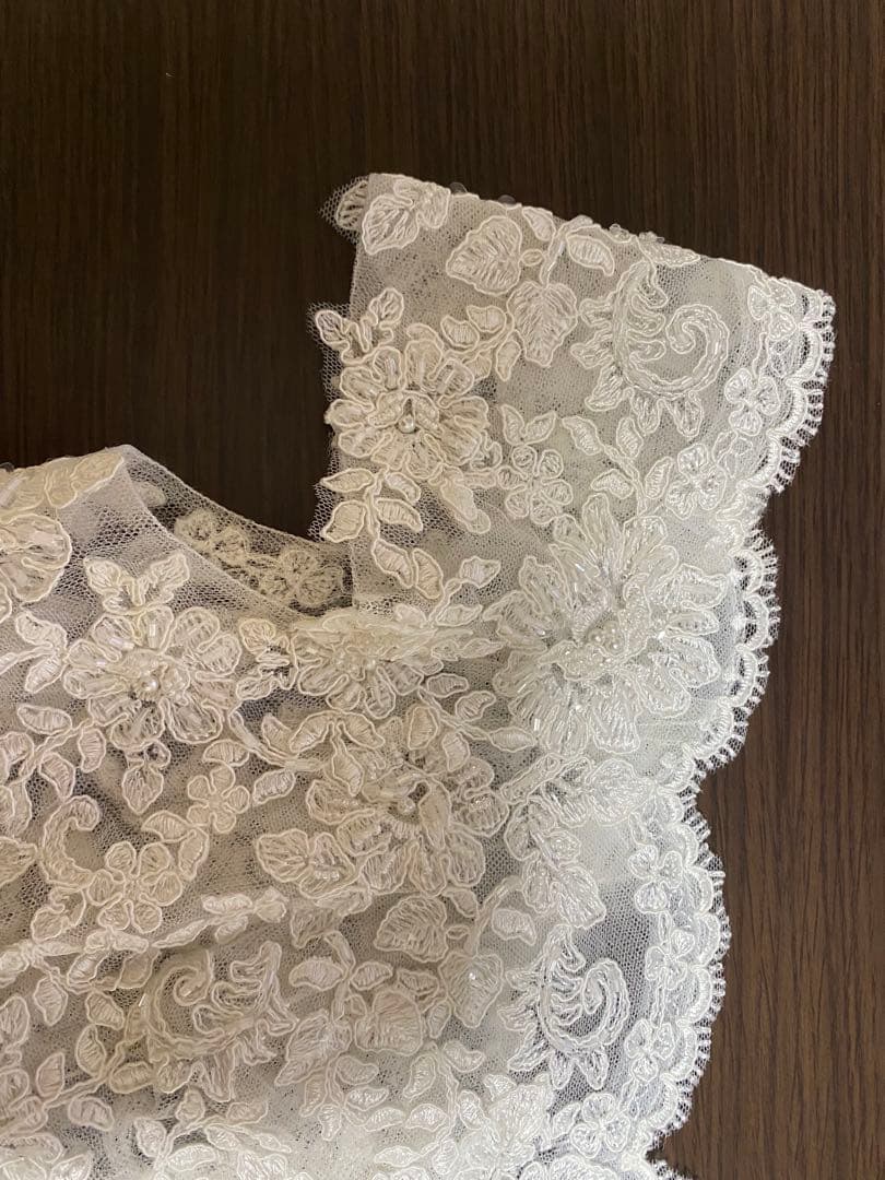 with a white 11号　アールイズウェディング　ボレロ