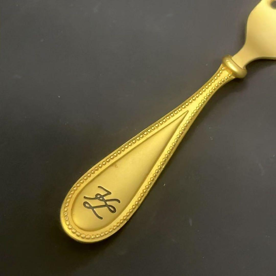 KARL LAGERFELD？ ブローチ フォーク モチーフ 4連 パール