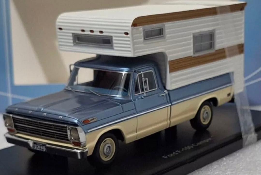 Ford F-100 キャンピングトレーラー付き