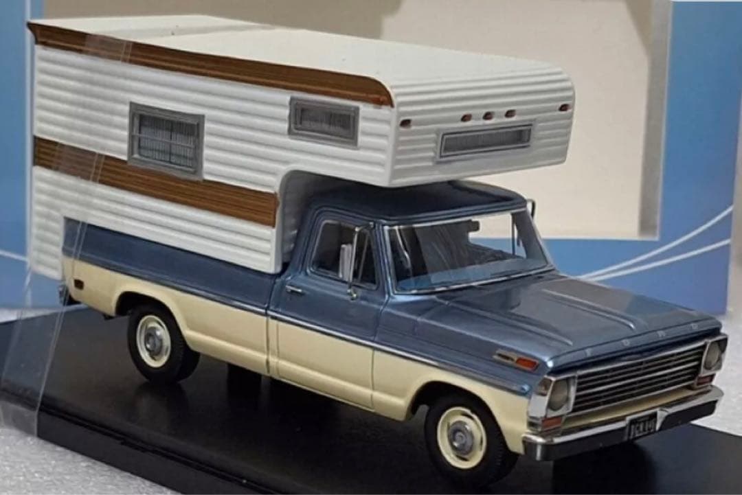 Ford F-100 キャンピングトレーラー付き