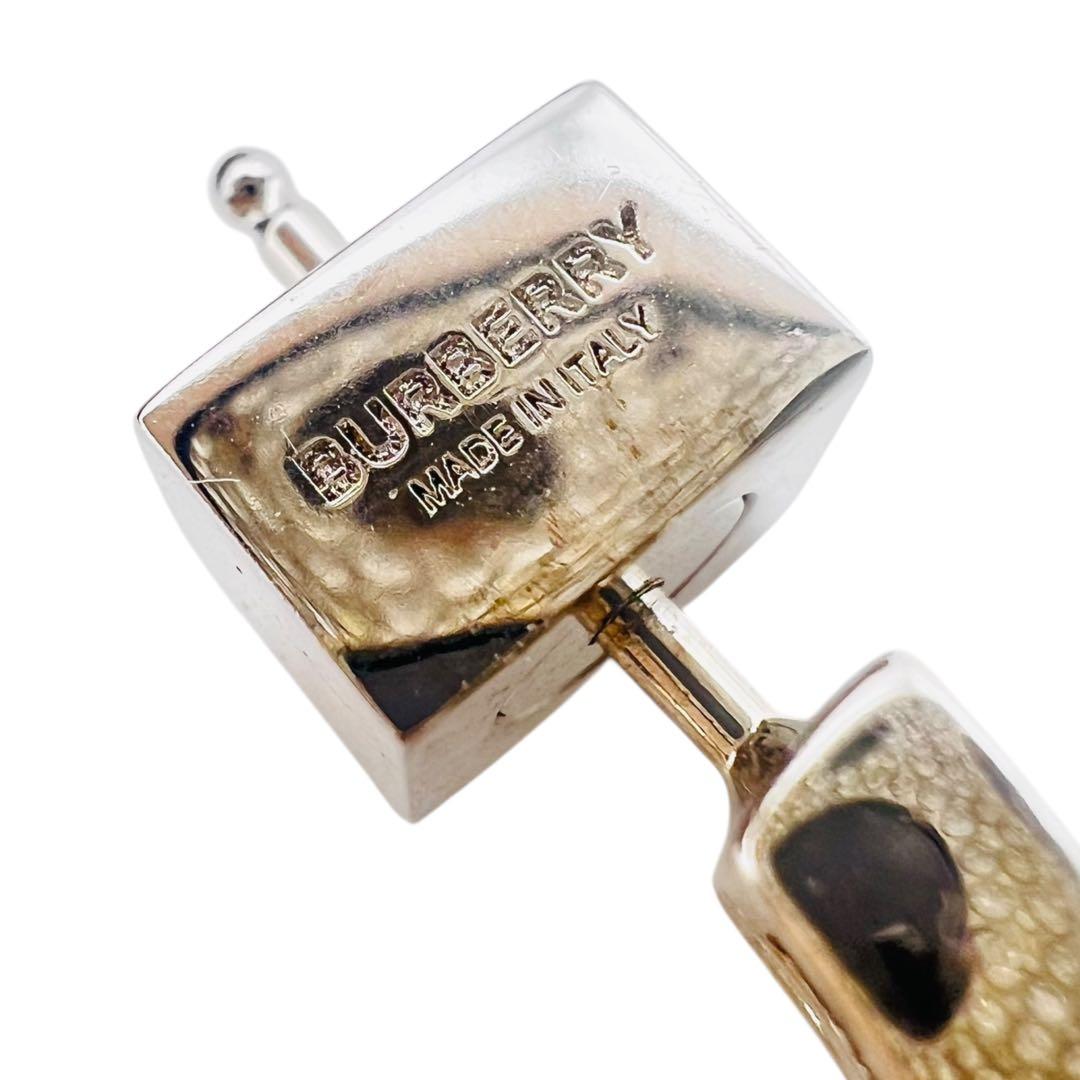 超美品✨バーバリーロンドン フープ ピアス イタリー製 ロゴ - メルカリ