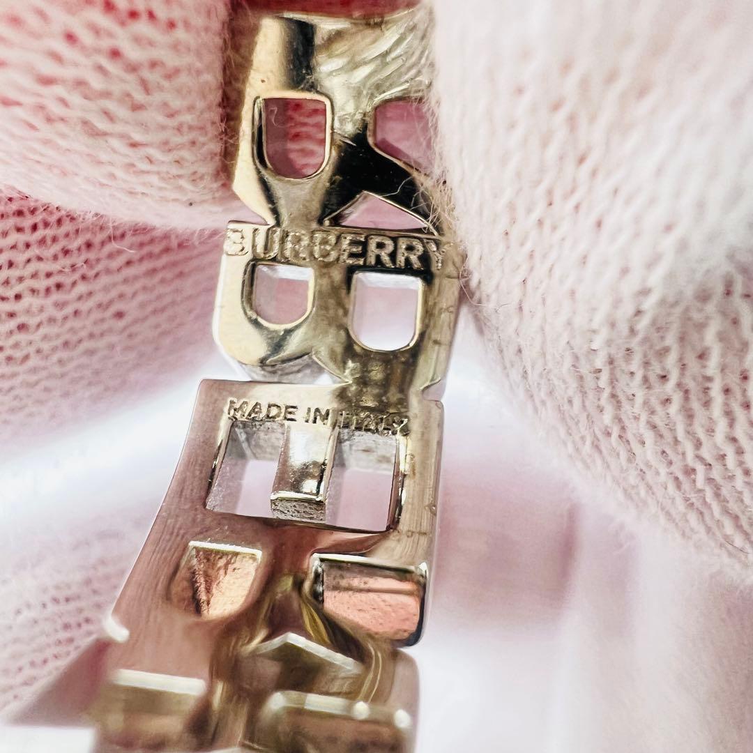 超美品✨バーバリーロンドン フープ ピアス イタリー製 ロゴ - メルカリ