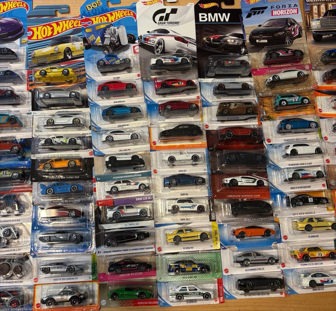 100台のHot Wheelsミニカーセット