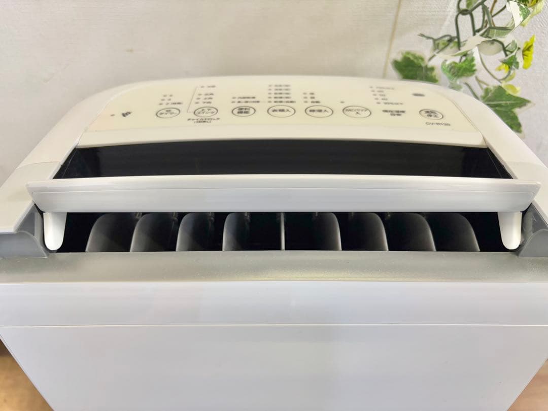 SHARPシャープ 衣類乾燥 除湿機 2024年製 CV-R120-W