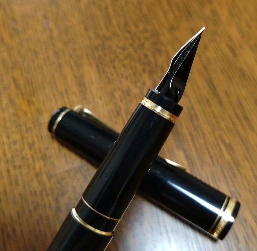 パイロット エラボー（ELABO） 万年筆 金色装飾 14K