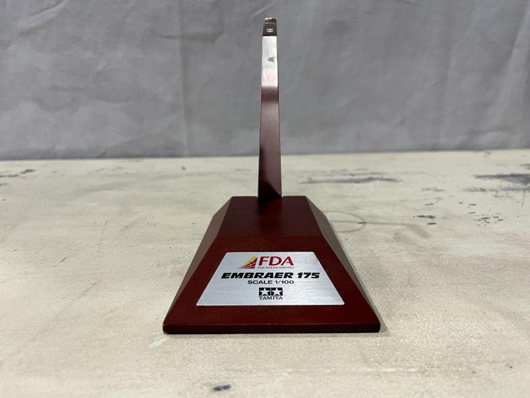 フジドリームエアラインズ | EMBRAER 175 1:100 - メルカリ