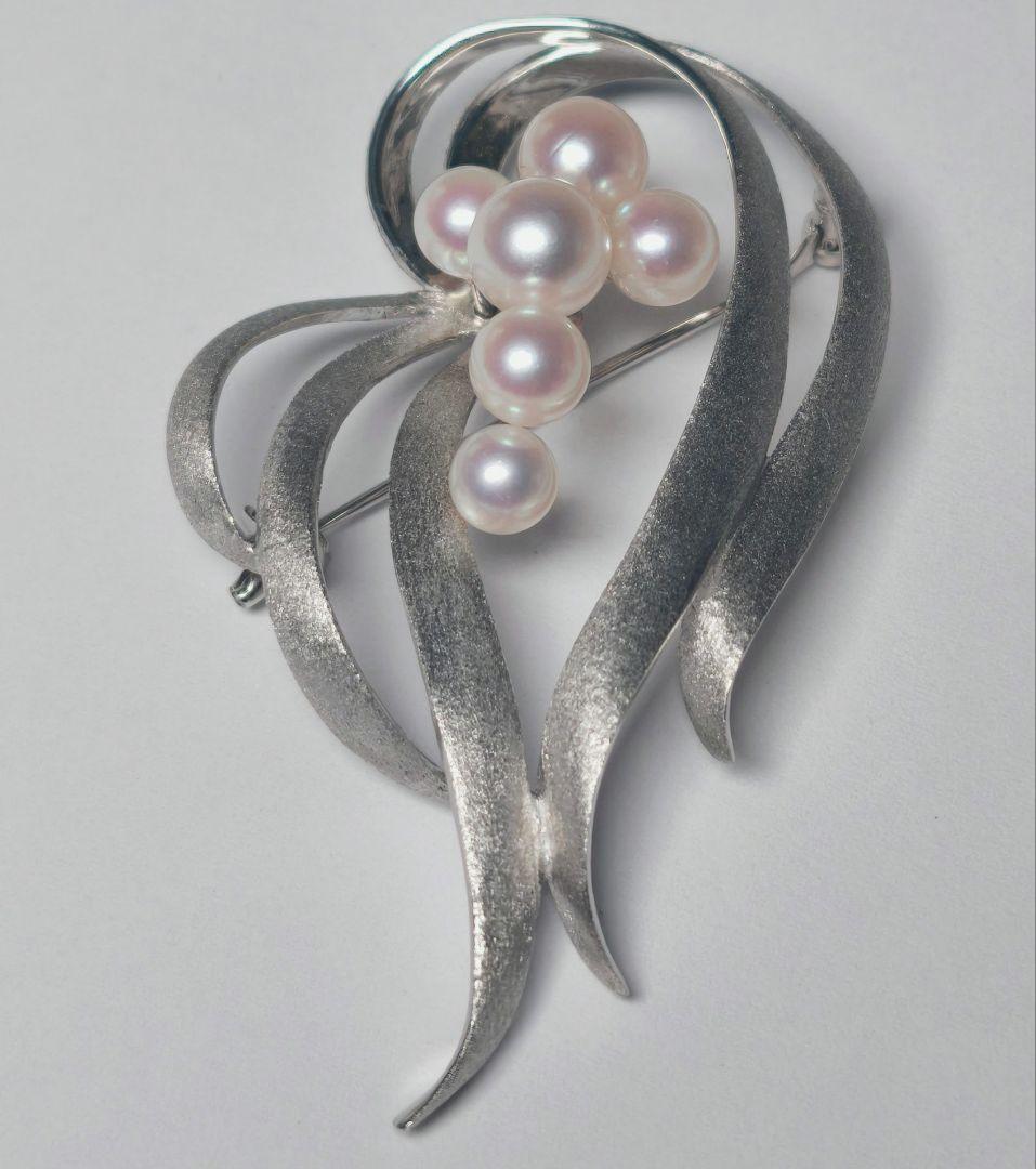 美品 高級◎】タサキ ブローチ パール 6珠 フォーマル T刻印 冠婚葬祭