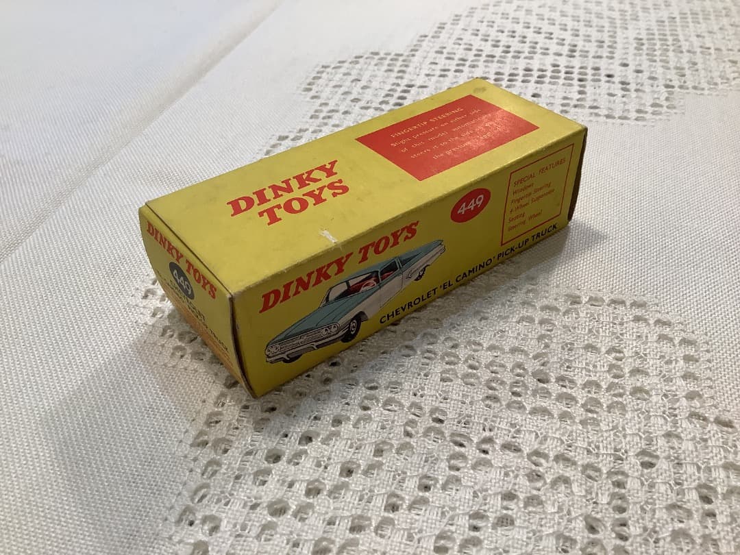 美品激レア　DINKY TOYS シボレー　エルカミーノ白シート ミニカー