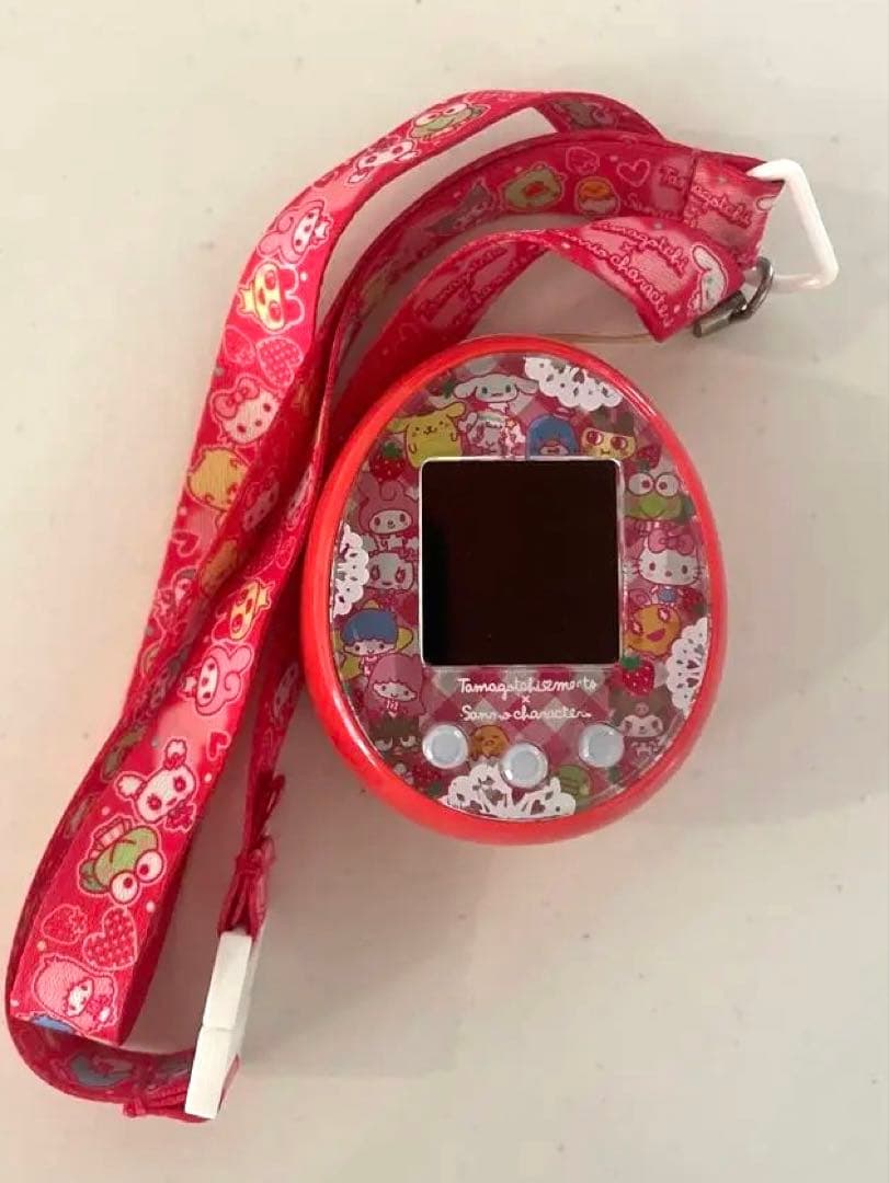 たまごっちみーつ サンリオキャラクターズ赤♡ たまごっちみーつ サンリオキャラクターズ 赤