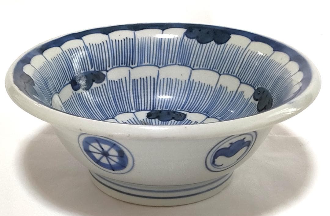 中鉢 染付 側面に蝙蝠 Ab-216