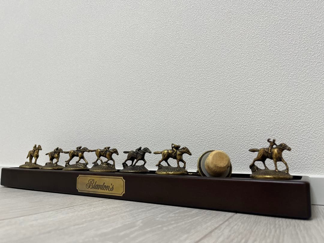 ブラントンゴールドボトルキャップ+ディスプレイ台座