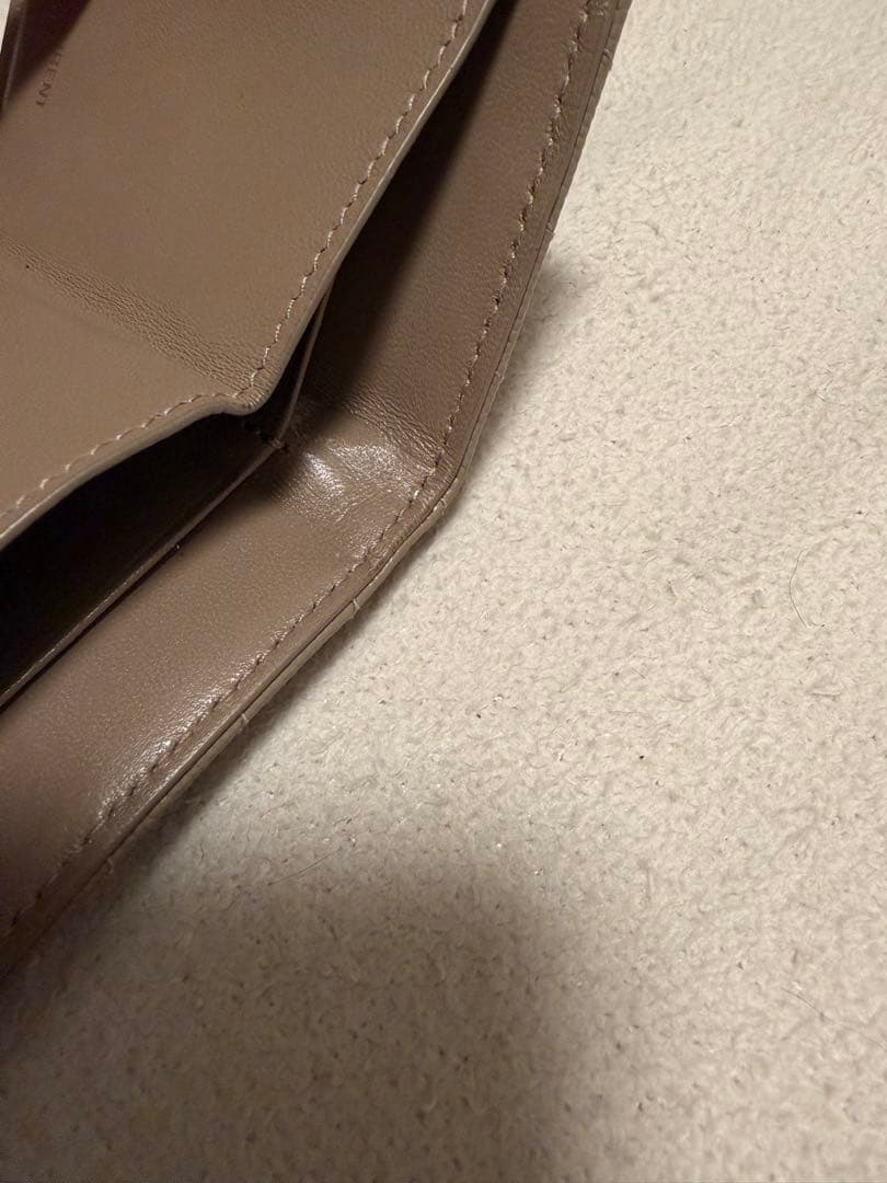 YVES SAINT LAURENT イヴサンローラン ベージュ 三つ折り財布