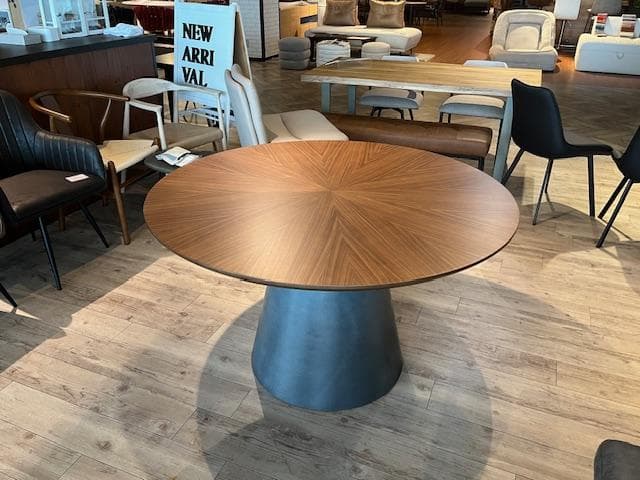 ダイニングテーブル　円形　丸形　ウォールナット　新品