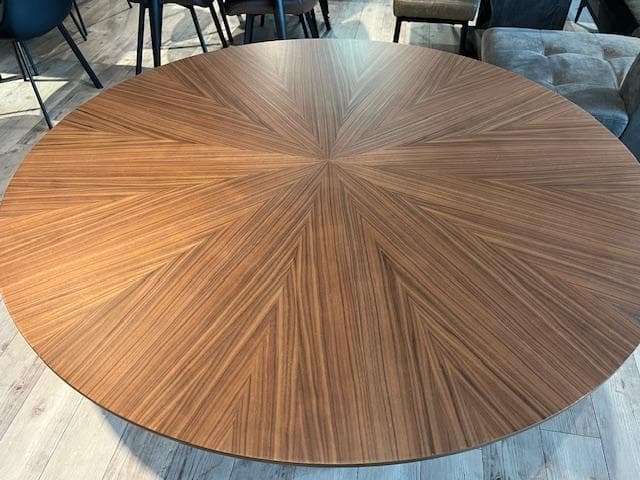 ダイニングテーブル　円形　丸形　ウォールナット　新品