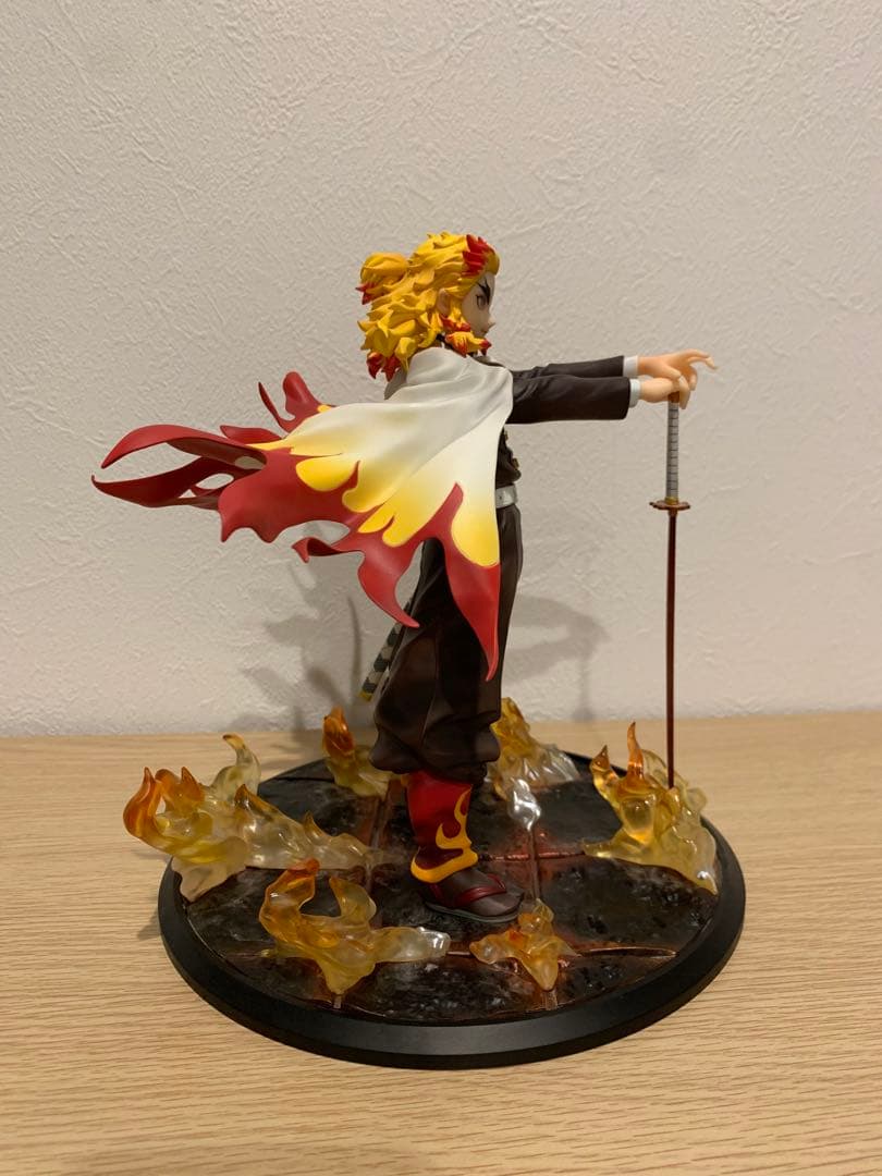 鬼滅の刃 煉獄杏寿郎 フィギュア 劇場版 無限列車編 1/8スケールフィギュア